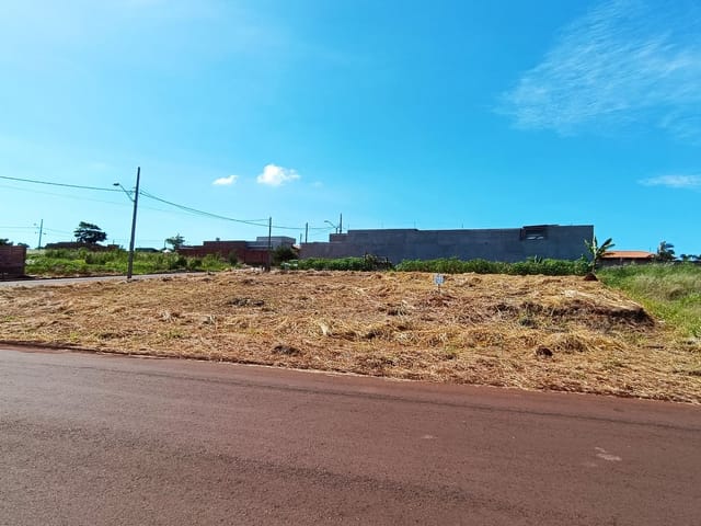 Terreno com 744m², à venda, no bairro Residencial Portal do Lago em Cambé