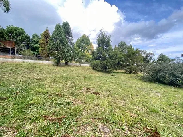 Terreno com 1091m², à venda, no bairro Campos Do Jordão em Campos Do Jordão