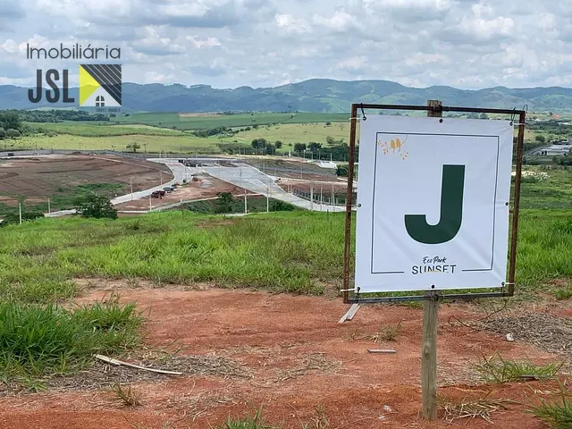 Terreno com 356m², à venda, no bairro Guamirim em Caçapava