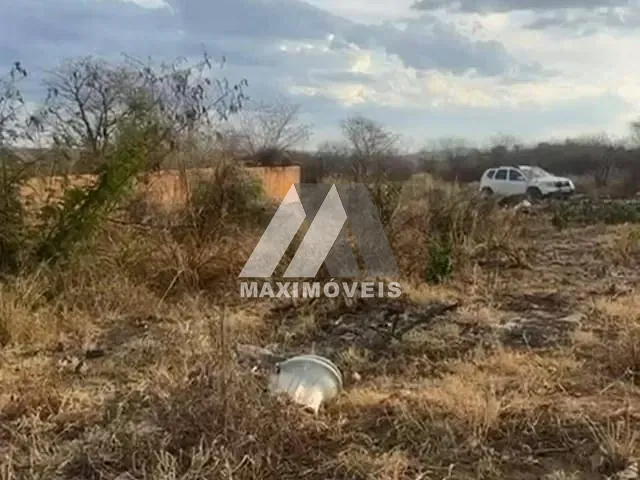 Terreno com 600m², à venda, no bairro Fazenda Boa Vista em Araçuaí