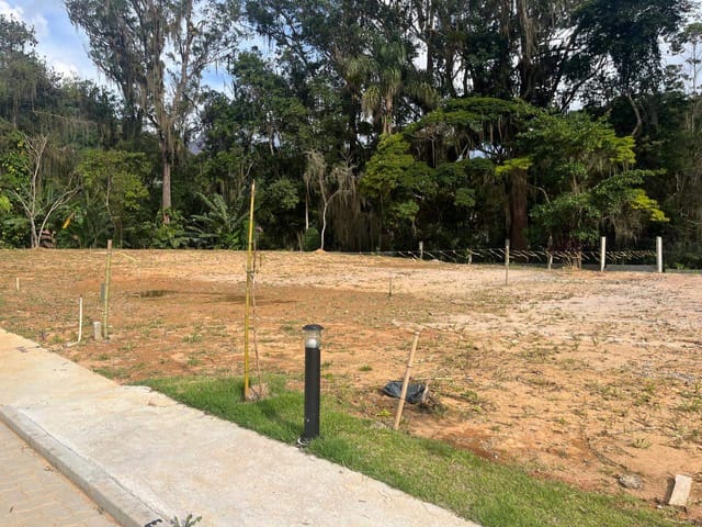 Terreno com 498m², à venda, no bairro Carangola em Petrópolis