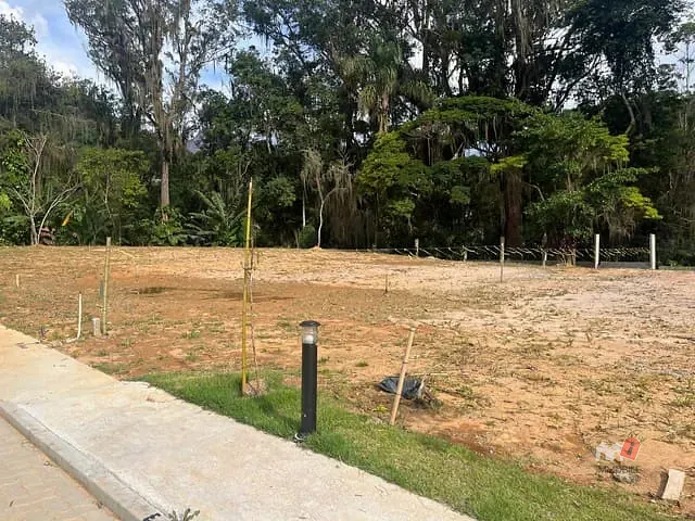 Terreno com 498m², à venda, no bairro Carangola em Petrópolis