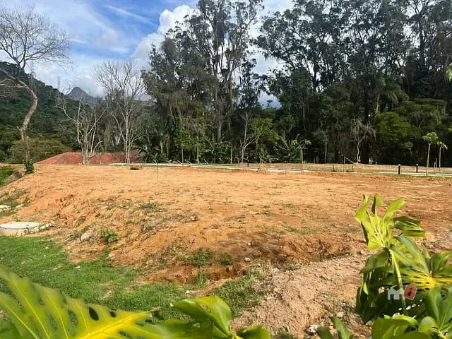 Terreno com 498m², à venda, no bairro Carangola em Petrópolis