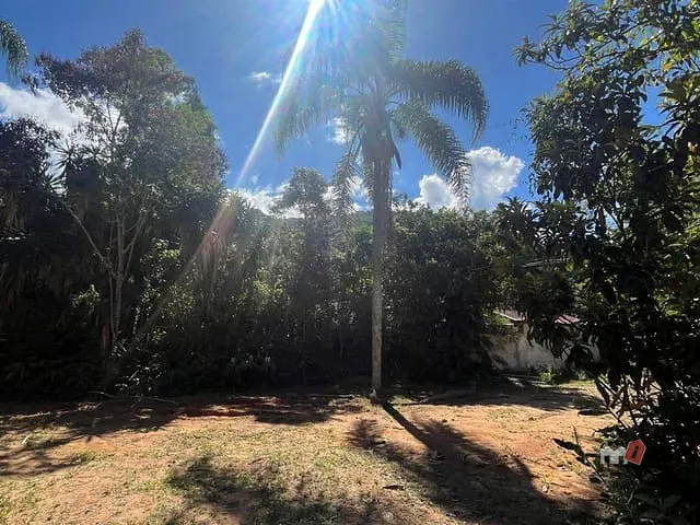 Terreno com 704m², à venda, no bairro Carangola em Petrópolis