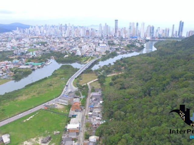 Terreno com 30825m², à venda, no bairro Nações em Balneário Camboriú