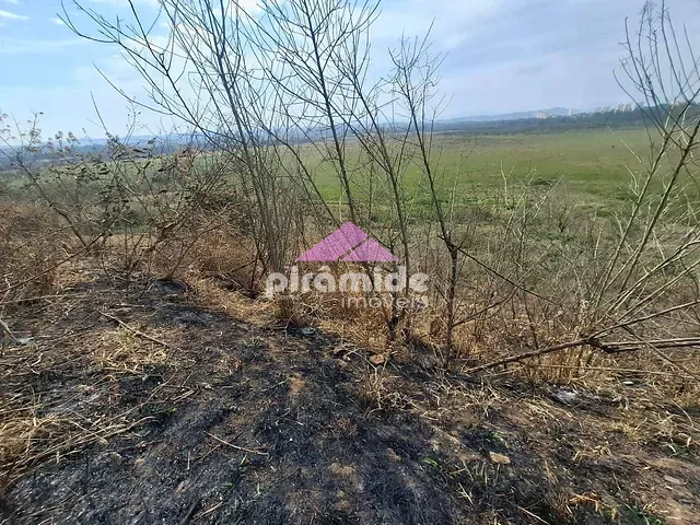 Terreno com 595m², à venda, no bairro Jardim Esplanada em São José dos Campos