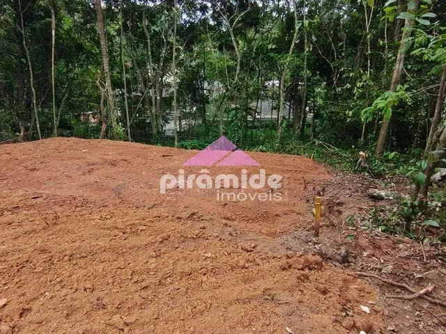 Terreno com 270m², à venda, no bairro Massaguaçu em Caraguatatuba