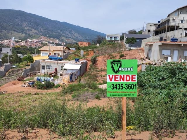 Terreno com 300m², à venda, no bairro Portal do Parque em Extrema
