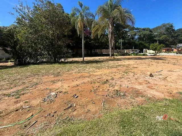 Terreno com 541m², à venda, no bairro Carangola em Petrópolis