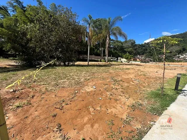 Terreno com 541m², à venda, no bairro Carangola em Petrópolis