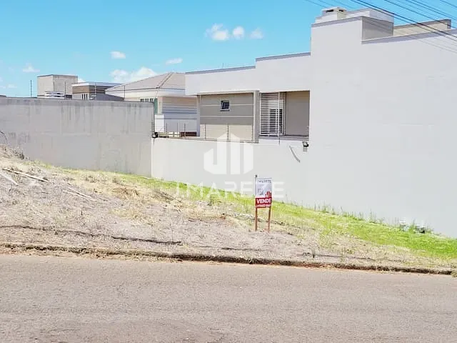 Terreno com 459m², à venda, no bairro Loteamento Residencial Cazarin em Apucarana