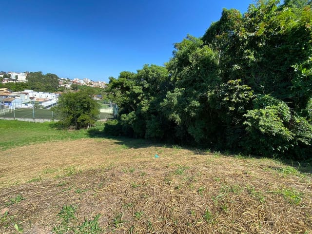 Terreno com 4000m², à venda, no bairro Granja dos Cavaleiros em Macaé