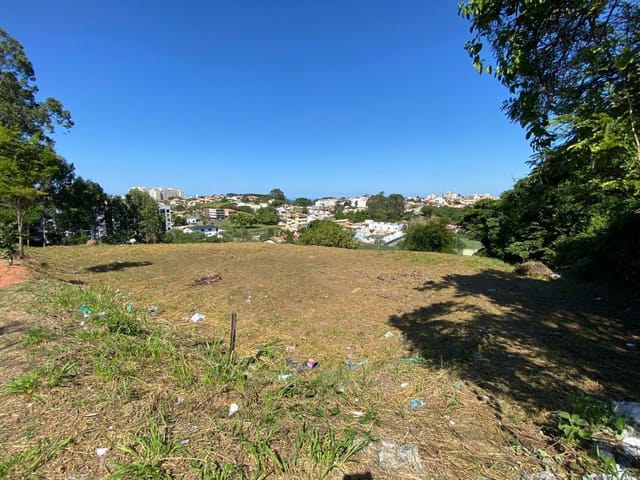 Terreno com 4000m², à venda, no bairro Granja dos Cavaleiros em Macaé