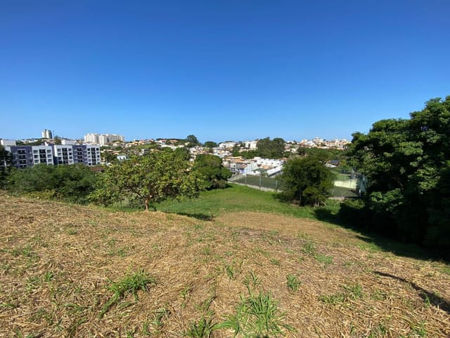 Terreno com 4000m², à venda, no bairro Granja dos Cavaleiros em Macaé