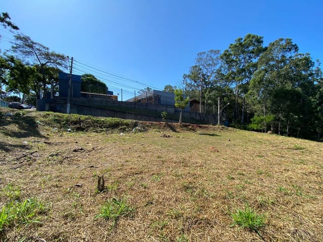 Terreno com 4000m², à venda, no bairro Granja dos Cavaleiros em Macaé