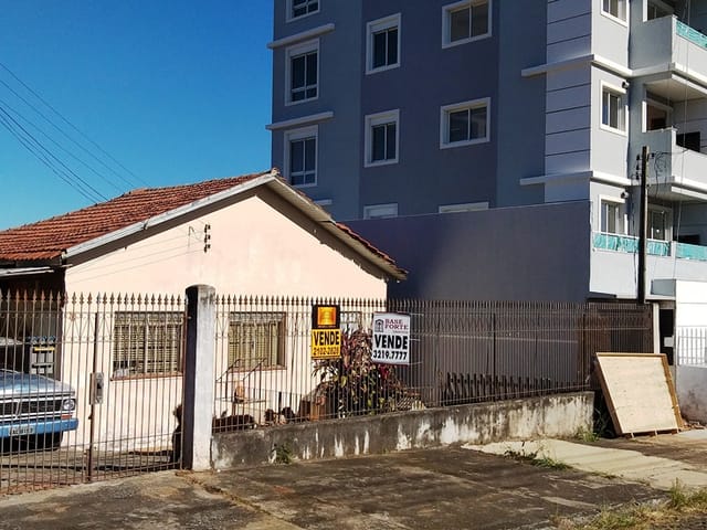 Terreno com 392m², à venda, no bairro Oficinas em Ponta Grossa