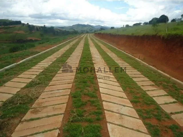 Terreno com 825m², à venda, no bairro Portal Embaúba em Piranguinho