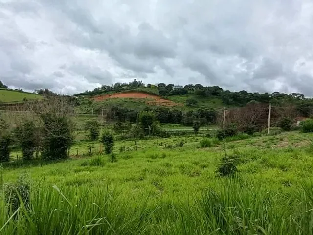 Terreno com 825m², à venda, no bairro Portal Embaúba em Piranguinho