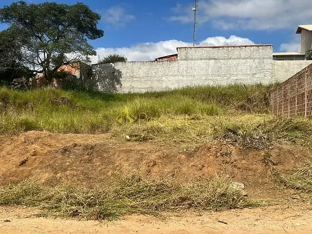 Terreno com 360m², à venda, no bairro Belvedere Club dos 500 em Guaratinguetá