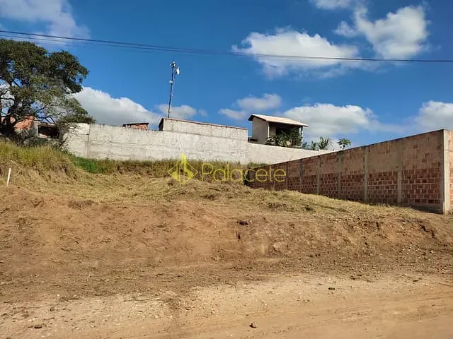 Terreno com 360m², à venda, no bairro Belvedere Club dos 500 em Guaratinguetá