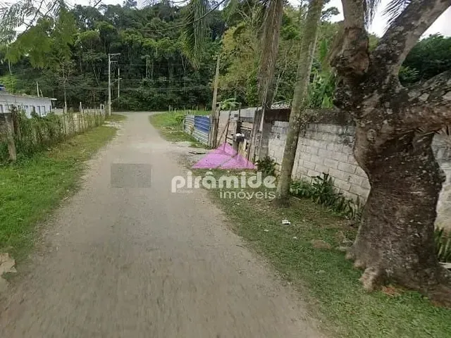 Terreno com 450m², à venda, no bairro Massaguaçu em Caraguatatuba