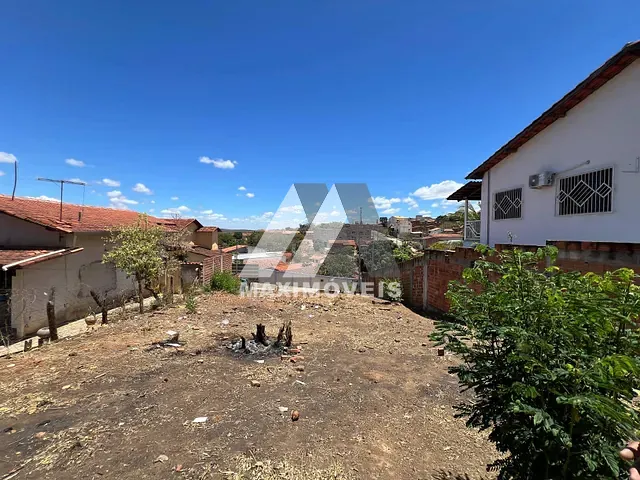 Terreno com 360m², à venda, no bairro Bela Vista em Araçuaí