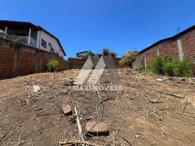 Terreno com 360m², à venda, no bairro Bela Vista em Araçuaí