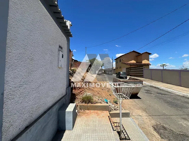 Terreno com 360m², à venda, no bairro Bela Vista em Araçuaí