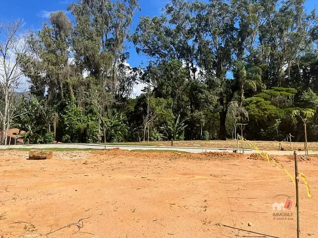 Terreno com 440m², à venda, no bairro Carangola em Petrópolis
