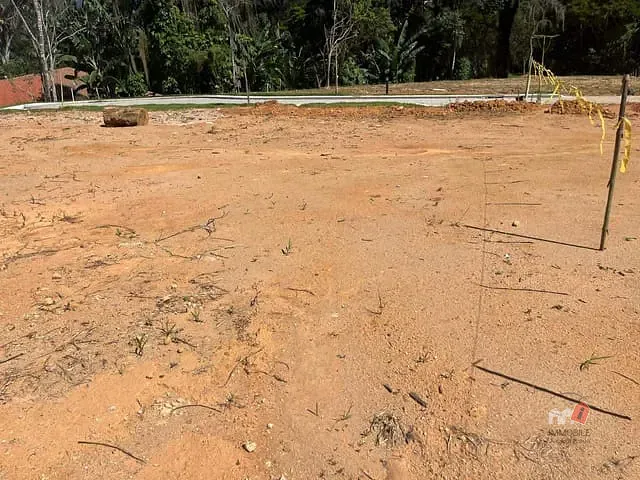 Terreno com 440m², à venda, no bairro Carangola em Petrópolis