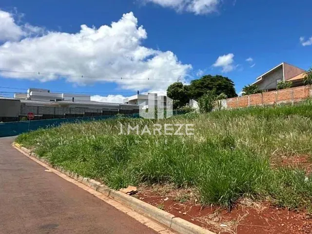 Terreno com 442m², à venda, no bairro Jardim Espanha em Apucarana