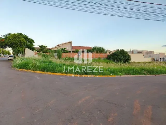 Terreno com 442m², à venda, no bairro Jardim Espanha em Apucarana