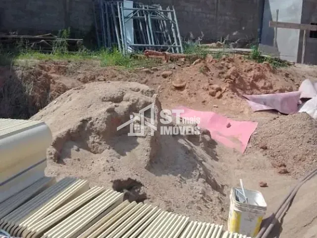 Terreno com 202m², à venda, no bairro Jardim Videiras em Andradas