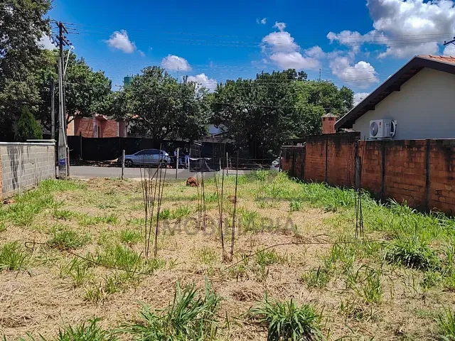 Terreno com 300m², à venda, no bairro Jardim Holanda em Holambra