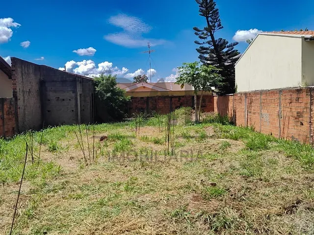 Terreno com 300m², à venda, no bairro Jardim Holanda em Holambra