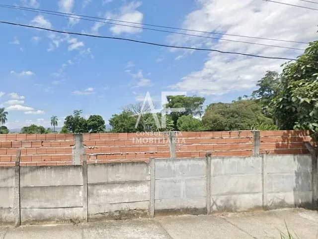 Terreno com 873m², à venda, no bairro Santana em Pindamonhangaba