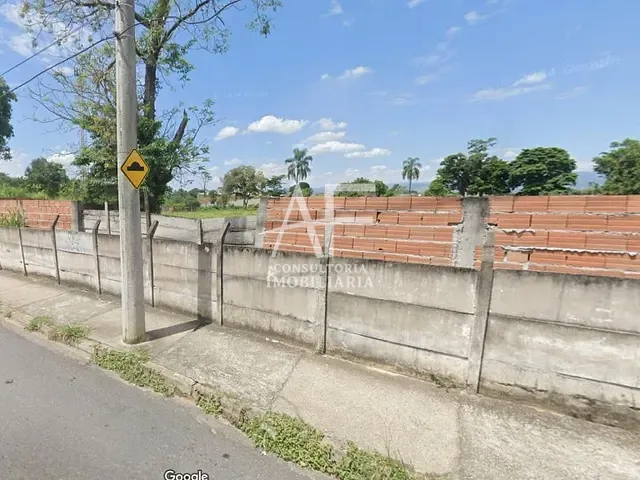 Terreno com 873m², à venda, no bairro Santana em Pindamonhangaba