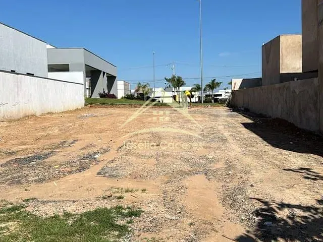 Terreno com 250m², à venda, no bairro Jardim Italia em Cuiabá