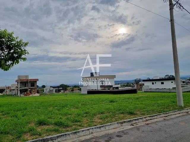 Terreno com 250m², à venda, no bairro Jardim das Flores em São José dos Campos