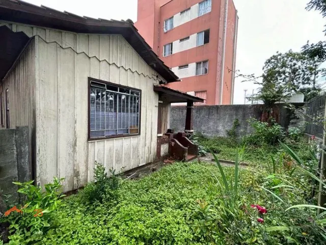 Terreno à venda, no bairro Novo Mundo em Curitiba