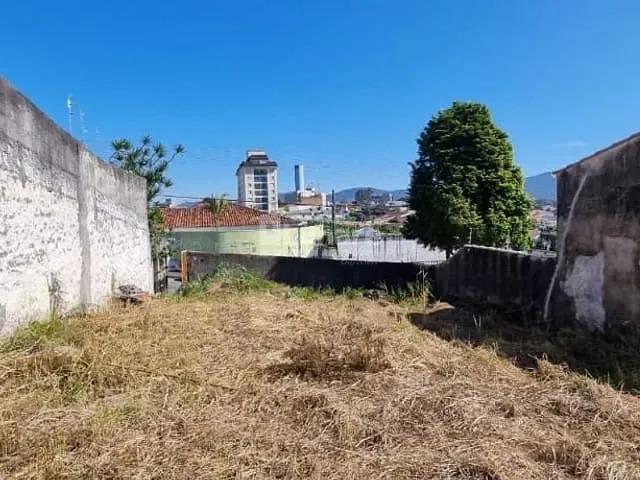 Terreno com 600m², à venda, no bairro Jardim Armênia em Mogi das Cruzes