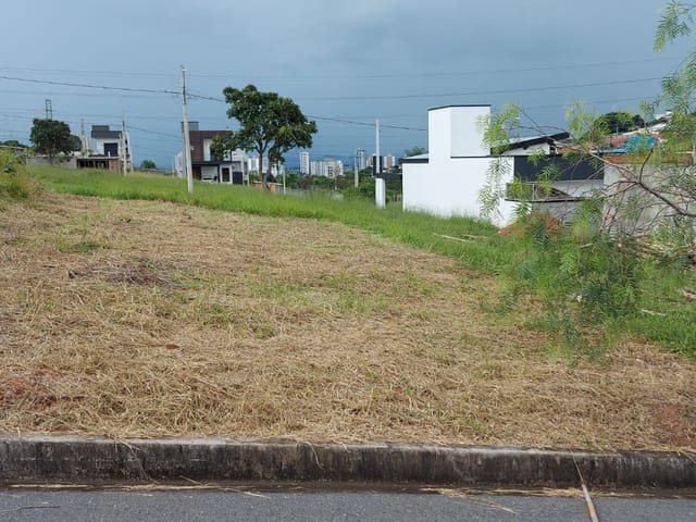 Terreno com 150m², à venda, no bairro Morada dos Nobres em Taubaté
