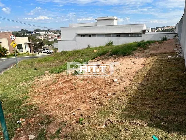 Terreno com 445m², à venda, no bairro Fazenda Santana em Valinhos