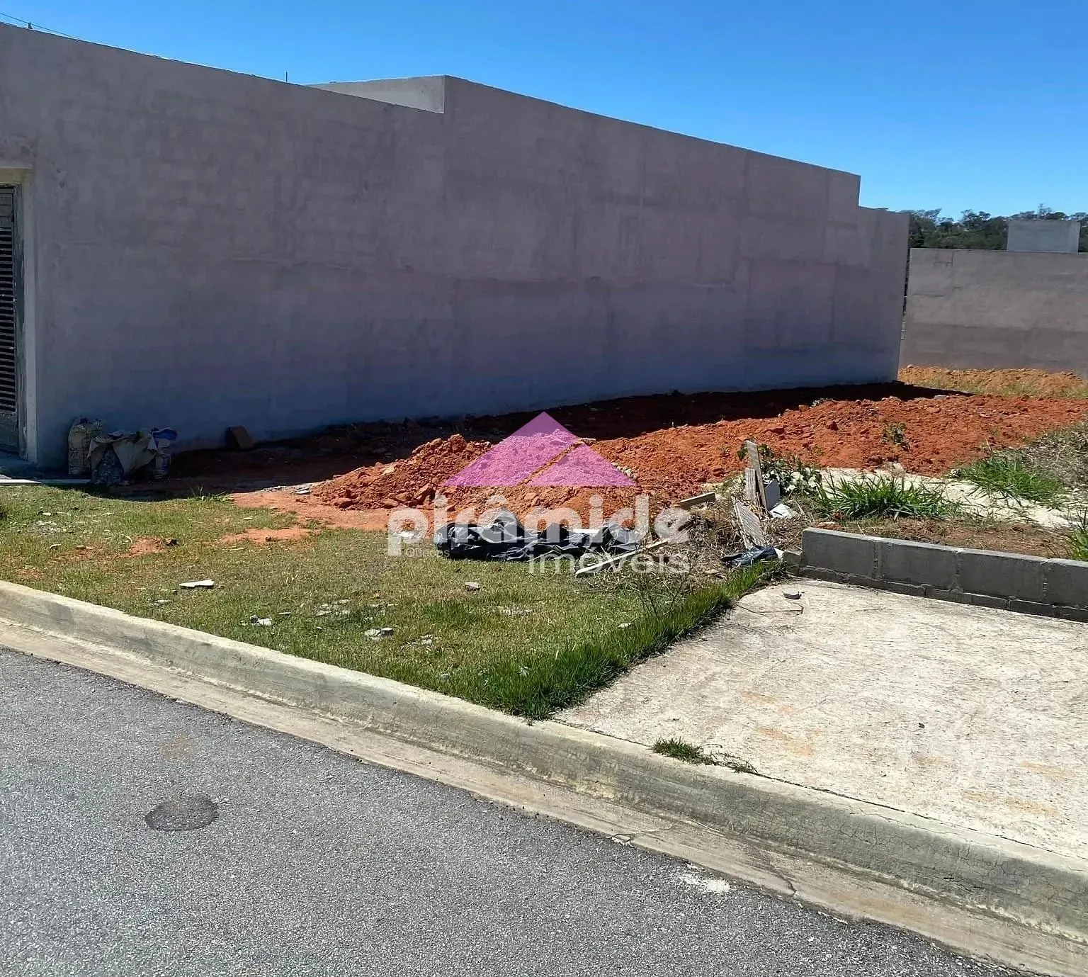 Terreno, 180 m² - Foto 1