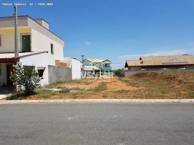 Terreno com 353m², à venda, no bairro Piracangaguá em Taubaté