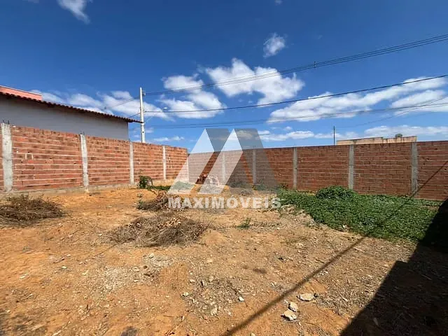 Terreno com 115m², à venda, no bairro São Mateus em Araçuaí