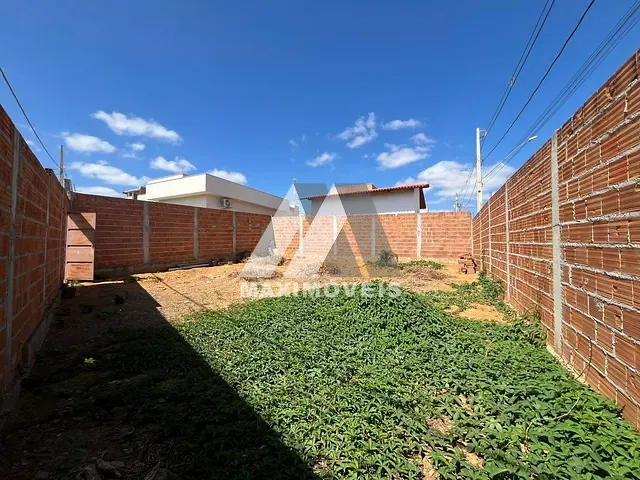 Terreno com 115m², à venda, no bairro São Mateus em Araçuaí