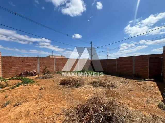 Terreno com 115m², à venda, no bairro São Mateus em Araçuaí