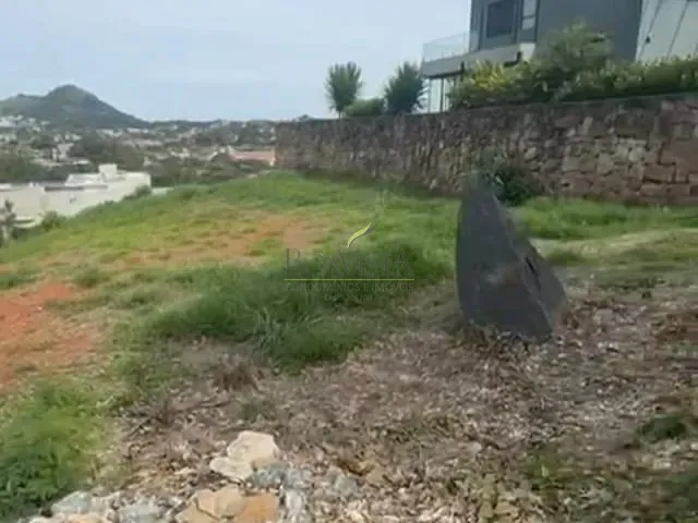 Terreno com 704m², à venda, no bairro San Fernando Valley em Atibaia