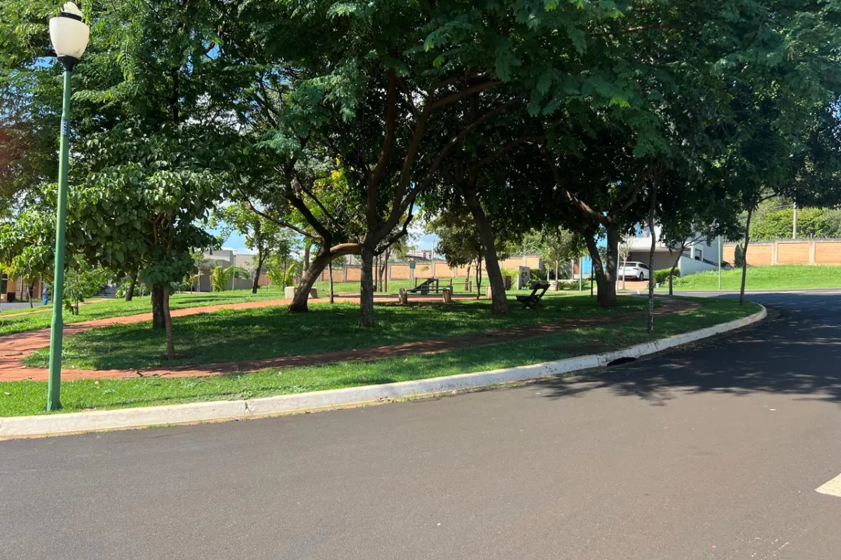 Terreno residencial para venda em Vila do Golf, 436m²